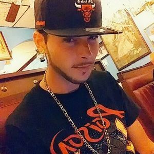 Meet your Posher, Casey